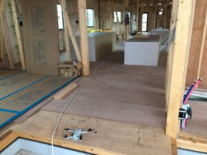 スクール建物内　初フライト！